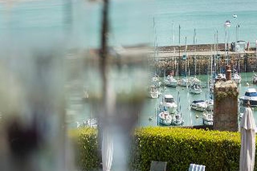photo-1