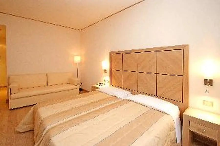 photo-0