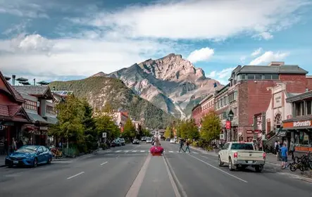 Banff area and canyon walking tour from Calgary