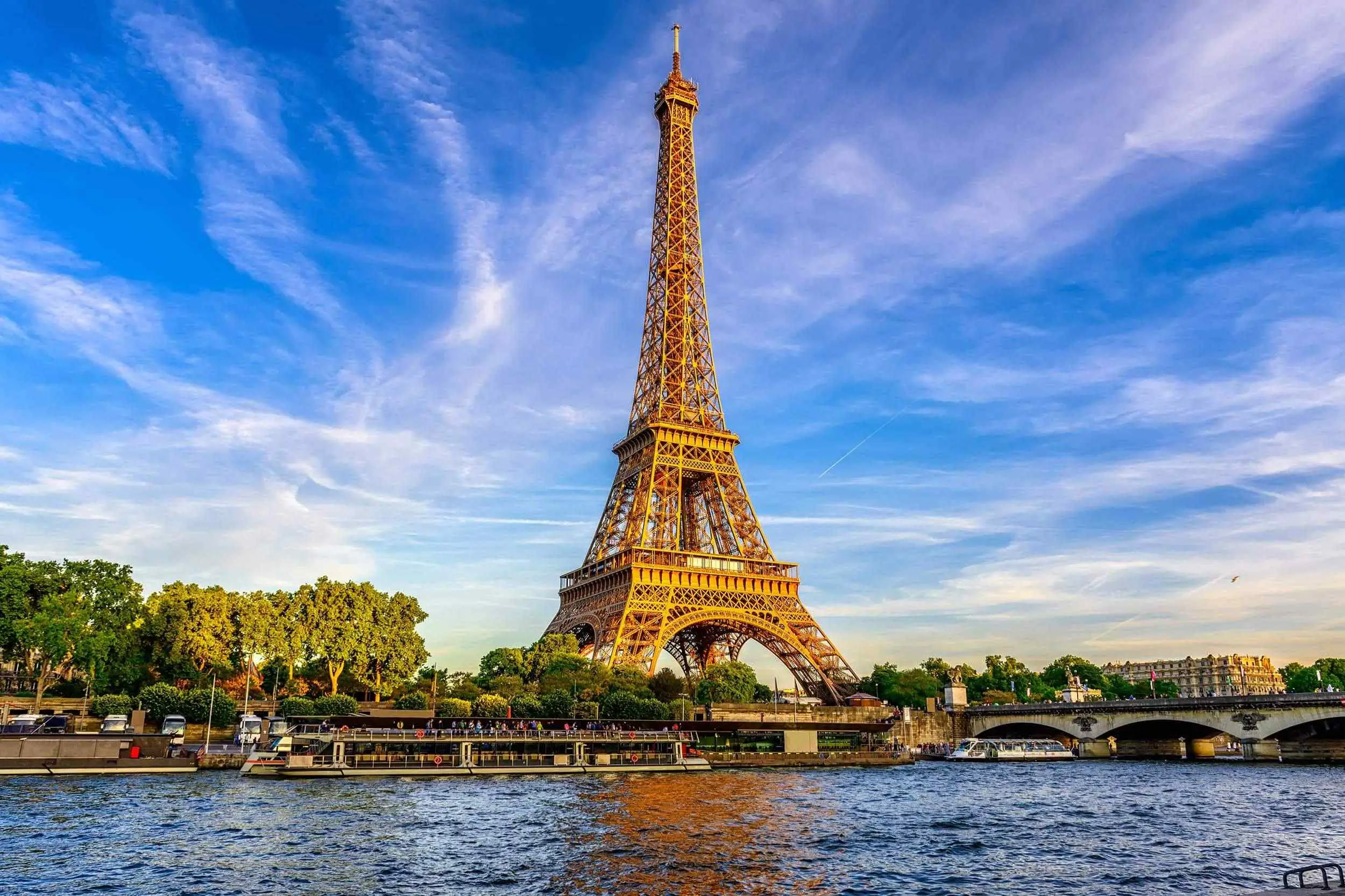 Pacote Paris Voo + Hotel + Disneyland Paris 2025 (2° Semestre)