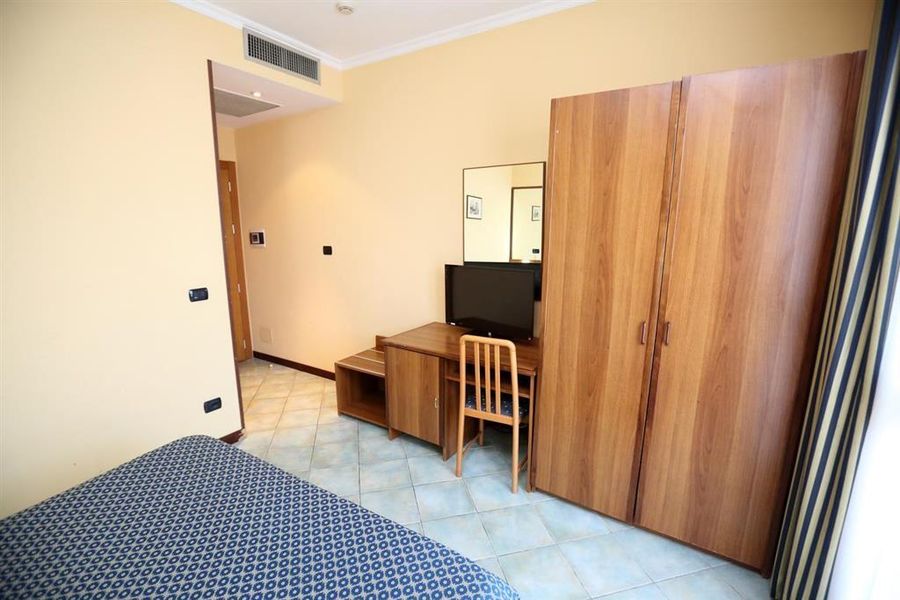 photo-1