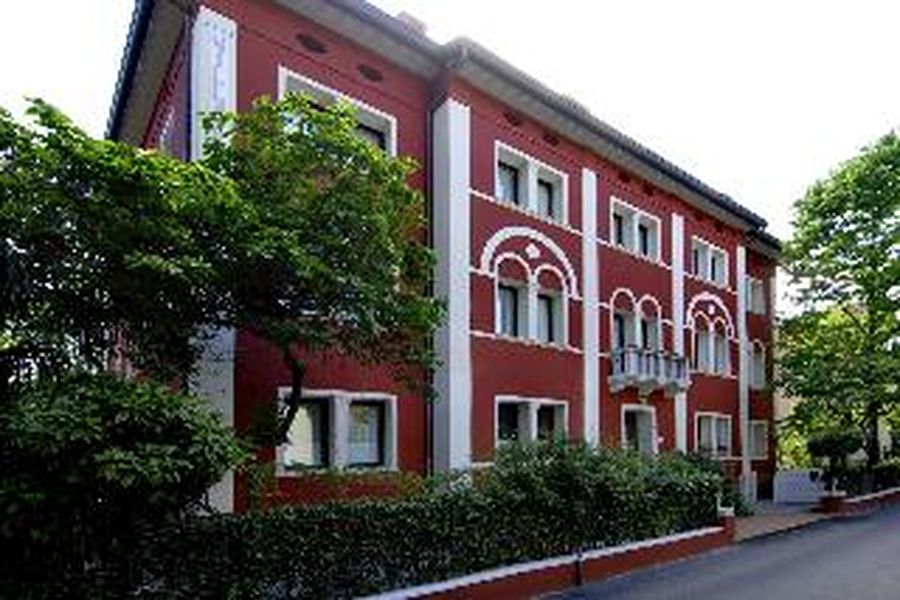 photo-0