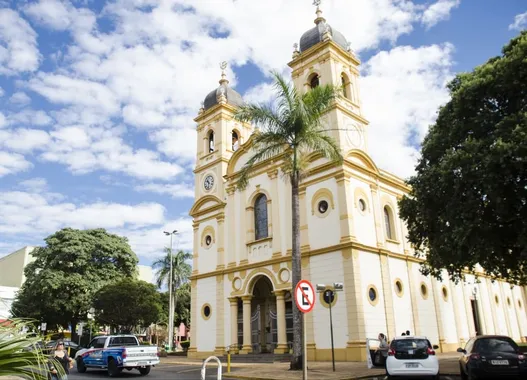 Igreja na praça principal de Barretos