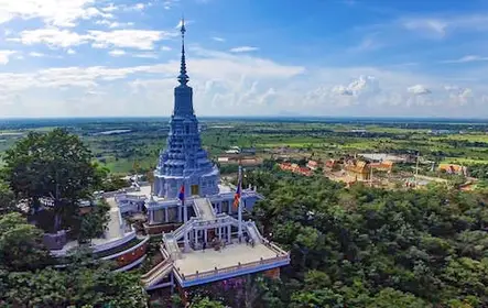 Visita guiada a Phnom Oudong y Koh Chen Village con almuerzo